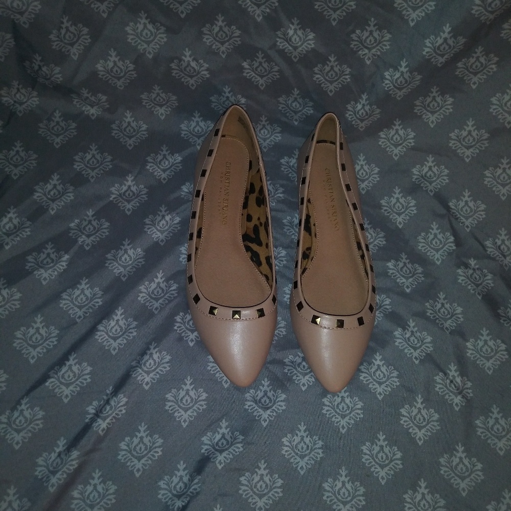 Flats - Picture 3 of 3